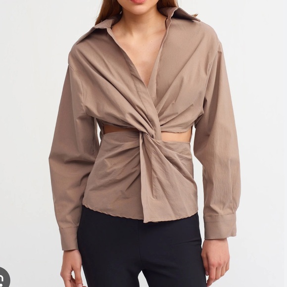 Zara Shirt With twist and Cut Out Detail, size Medium. Taupe 2143/259 Retail:$50 - Picture 3 of 8